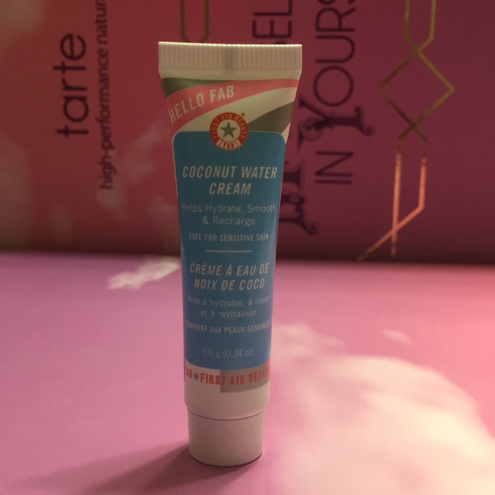 💋4/$26! First aid beauty coconut water cream